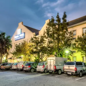 Road International Airport Hotel